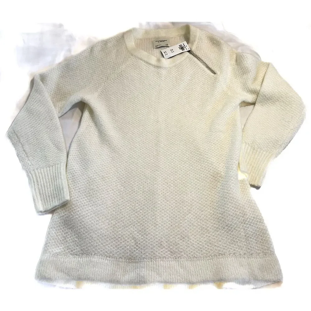 Abercrombie & Fitch Crewneck Knit Sweater | Zip Shoulder Cream NWT